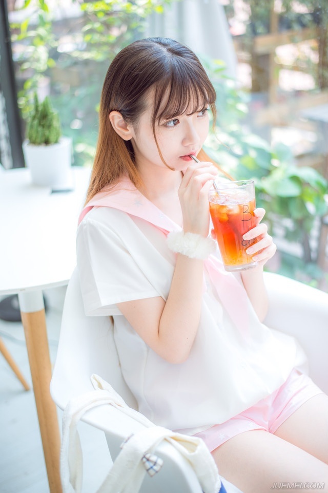 没有条件的朋友，不叫朋友，那叫手足了。——三毛《随想》